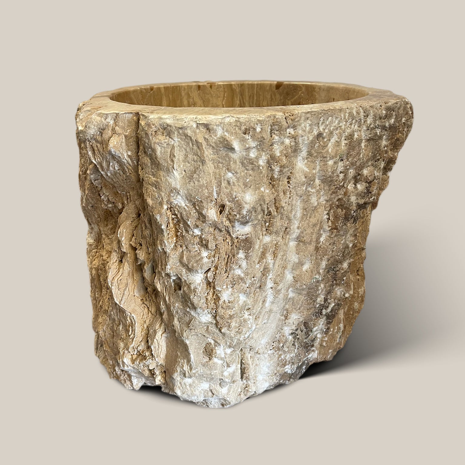 Onyx Round Trough Medium O-10